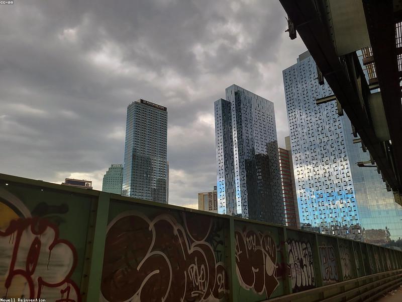 Early Samsung Galaxy smartphone displaying a colorful screen